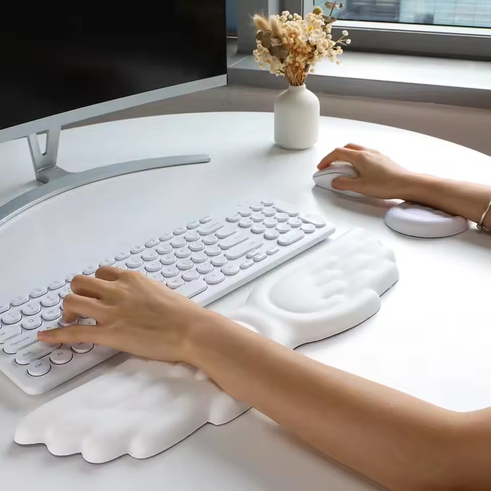 Set Tappetino Mouse con Poggia - Gaming Accessories Girly recensione e prezzo